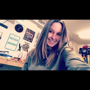 Meet your Posher, Monica